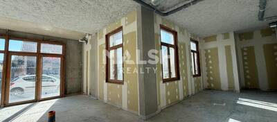 MALSH Realty & Property - Local commercial - Carré de Soie / Grandclément / Bel Air - Villeurbanne - 2