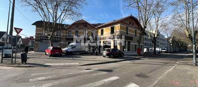 MALSH Realty & Property - Local commercial - Carré de Soie / Grandclément / Bel Air - Villeurbanne - 1