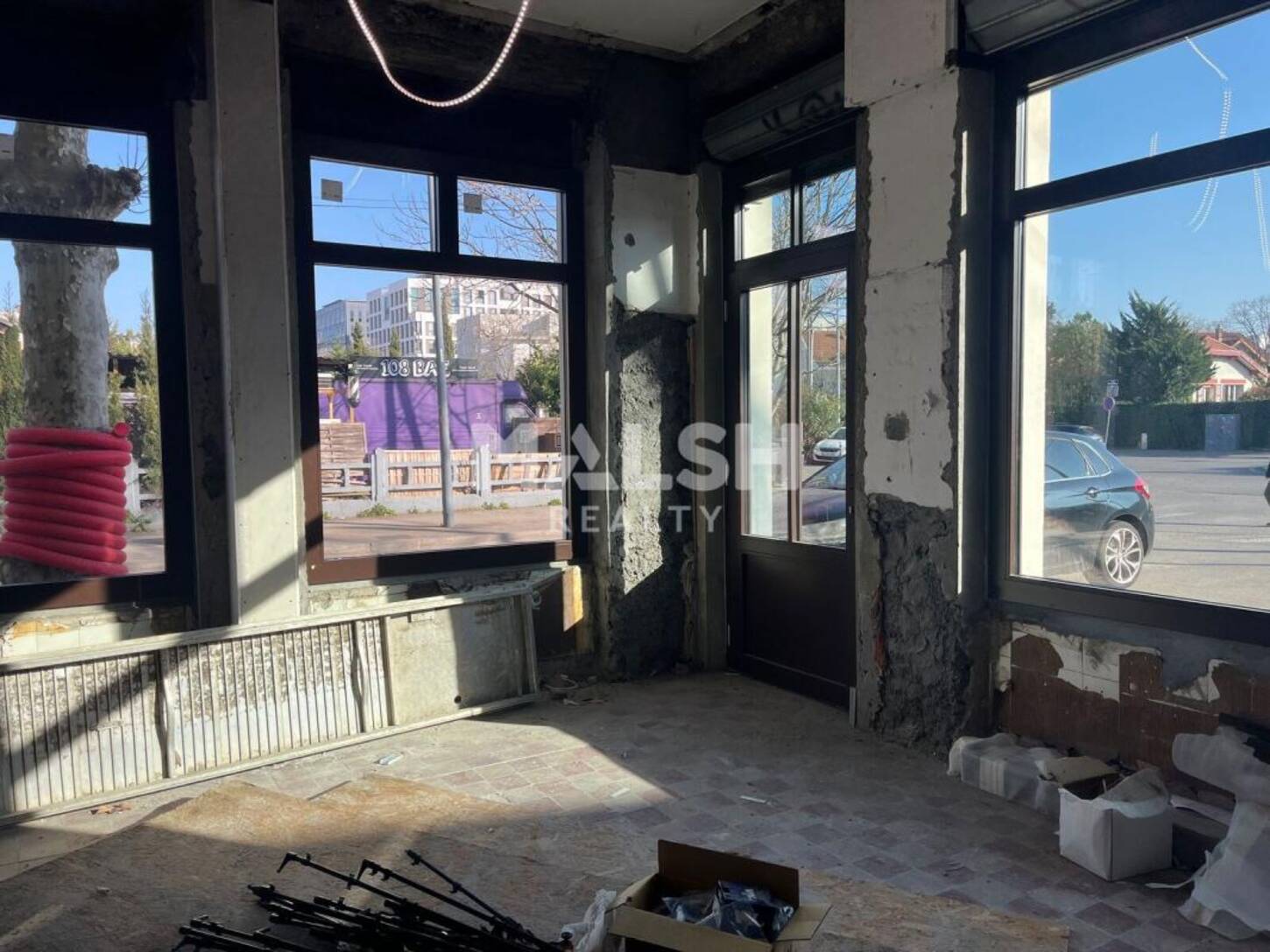 MALSH Realty & Property - Local commercial - Carré de Soie / Grandclément / Bel Air - Villeurbanne - 2