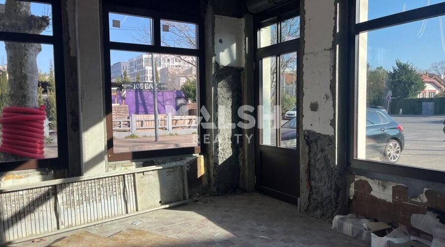 MALSH Realty & Property - Local commercial - Carré de Soie / Grandclément / Bel Air - Villeurbanne - 2