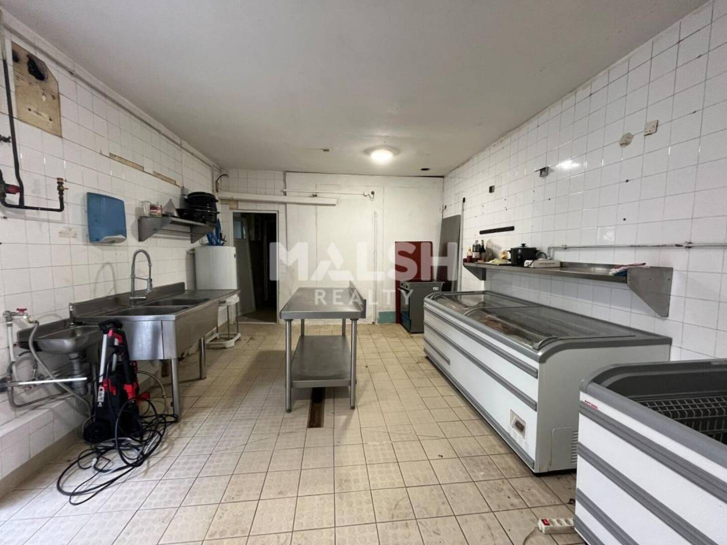 MALSH Realty & Property - Local commercial - Carré de Soie / Grand Clément / Bel Air - Villeurbanne - 2