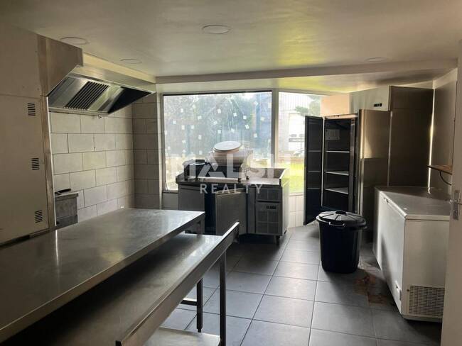 MALSH Realty & Property - Local commercial - Lyon Nord Ouest (Techlid / Monts d'Or) - Écully - 1