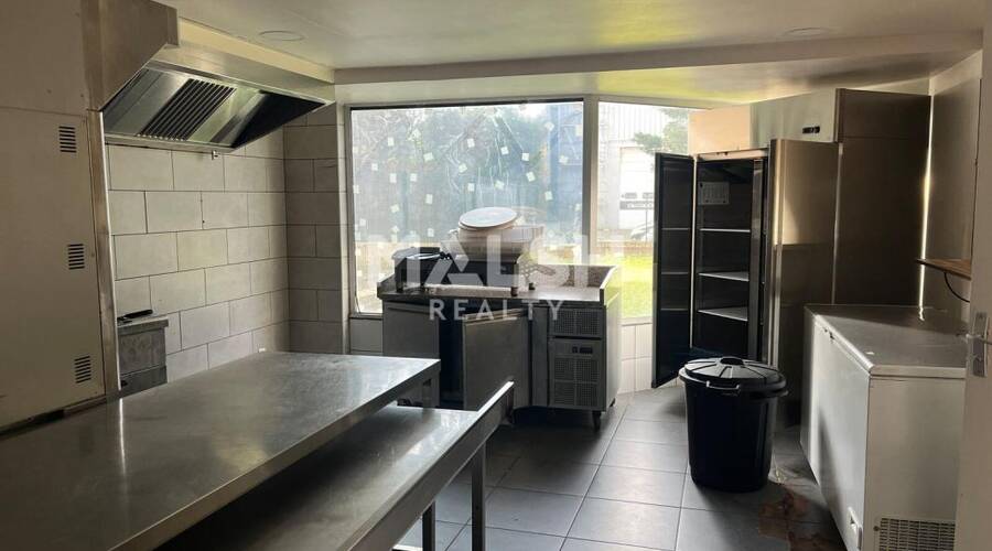 MALSH Realty & Property - Local commercial - Lyon Nord Ouest (Techlid / Monts d'Or) - Écully - 1