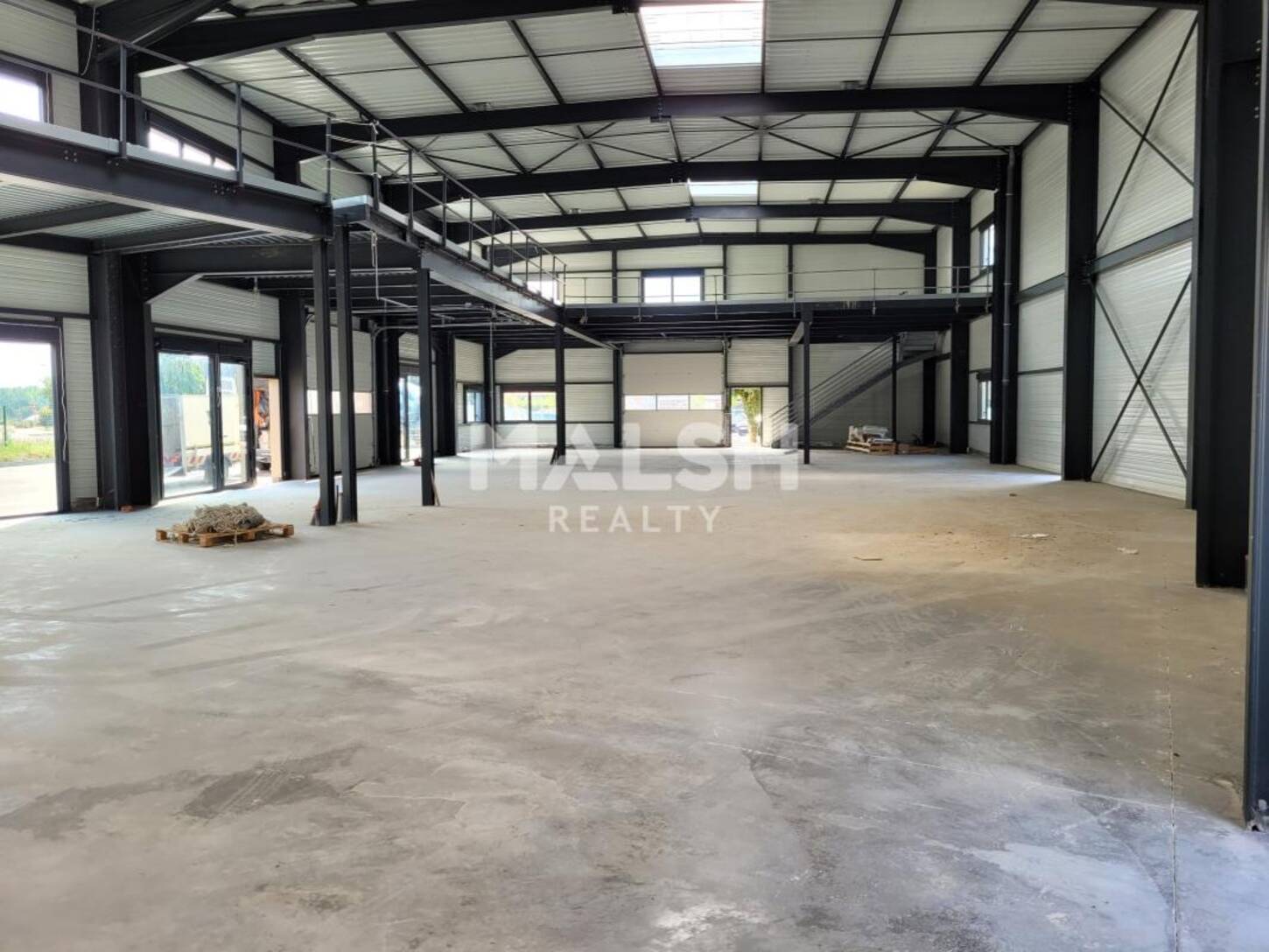 MALSH Realty & Property - Local d'activités - Extérieurs NORD (Villefranche / Belleville) - Trévoux - 2