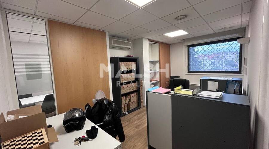 MALSH Realty & Property - Local commercial - Carré de Soie / Grand Clément / Bel Air - Villeurbanne - 1