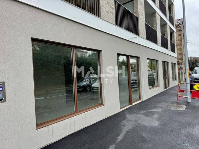 MALSH Realty & Property - Local commercial - Saint-Just-Saint-Rambert - 1