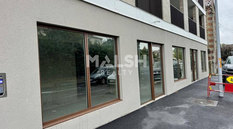 MALSH Realty & Property - Local commercial - Saint-Just-Saint-Rambert - 1