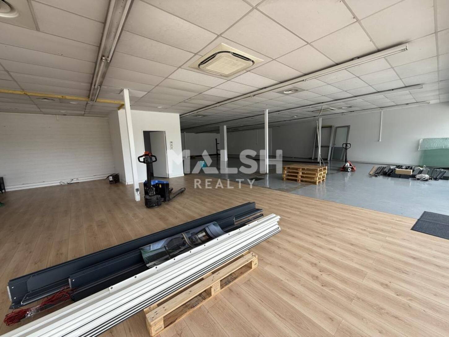 MALSH Realty & Property - Local commercial - Villars - 2