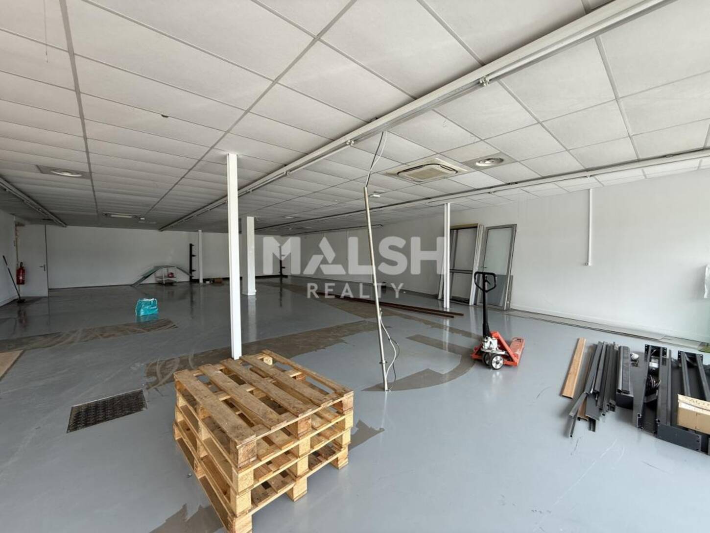 MALSH Realty & Property - Local commercial - Villars - 2