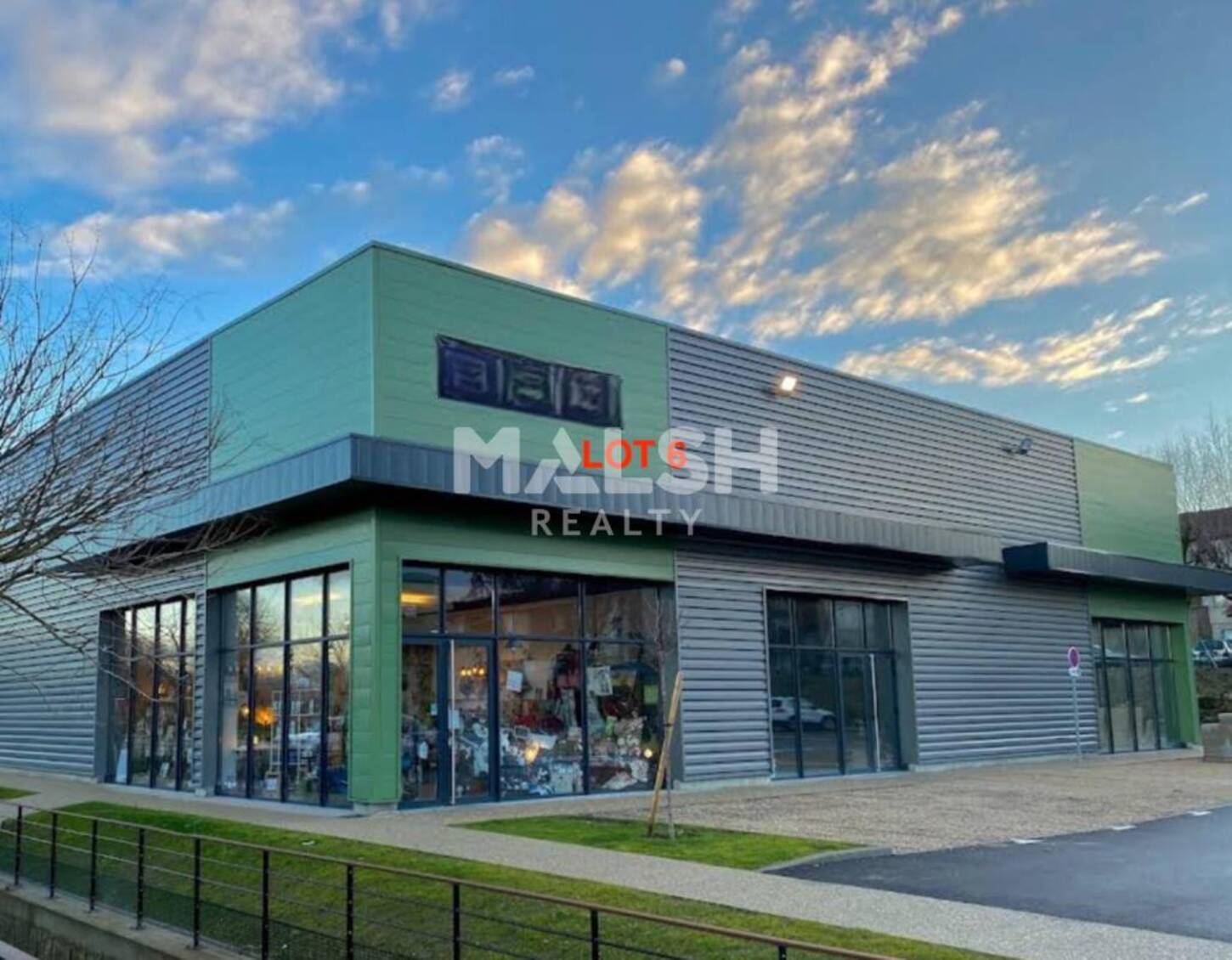 MALSH Realty & Property - Local commercial - Nord Isère ( Ile d'Abeau / St Quentin Falavier ) - Bourgoin-Jallieu - 2