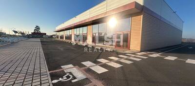 MALSH Realty & Property - Local commercial - Extérieurs OUEST (Tarare / Arbresle) - Bourges - 4