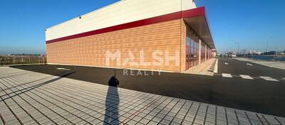 MALSH Realty & Property - Local commercial - Extérieurs OUEST (Tarare / Arbresle) - Bourges - 5