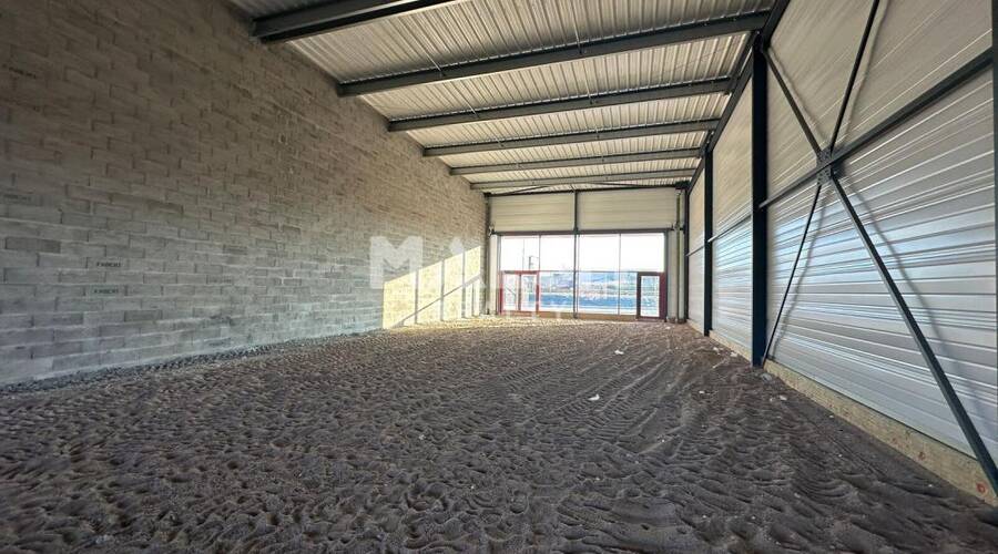 MALSH Realty & Property - Local commercial - Extérieurs OUEST (Tarare / Arbresle) - Bourges - 2