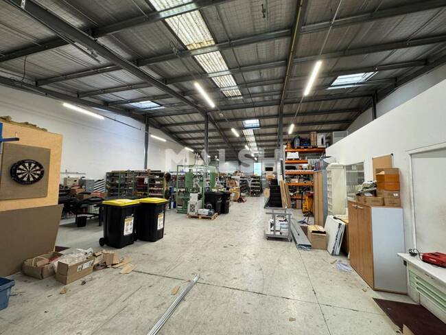 MALSH Realty & Property - Local d'activités - Saint Etienne - Saint-Étienne - 1