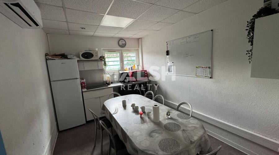 MALSH Realty & Property - Local d'activités - Saint Etienne - Saint-Étienne - 4