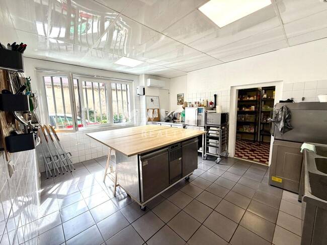 MALSH Realty & Property - Local commercial - Carré de Soie / Grand Clément / Bel Air - Villeurbanne - 1