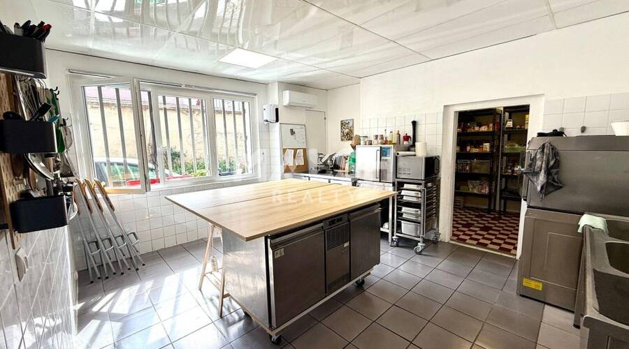 MALSH Realty & Property - Local commercial - Carré de Soie / Grand Clément / Bel Air - Villeurbanne - 1