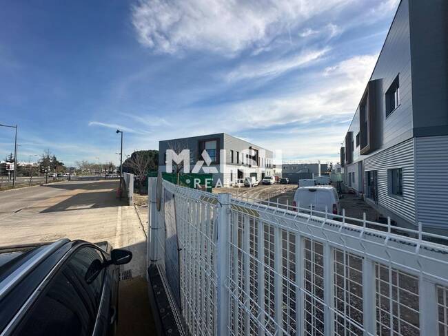 MALSH Realty & Property - Bureau - Carré de Soie / Grand Clément / Bel Air - Vaulx-en-Velin - 1