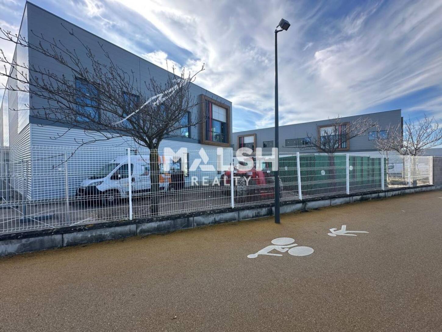 MALSH Realty & Property - Bureau - Carré de Soie / Grand Clément / Bel Air - Vaulx-en-Velin - 2