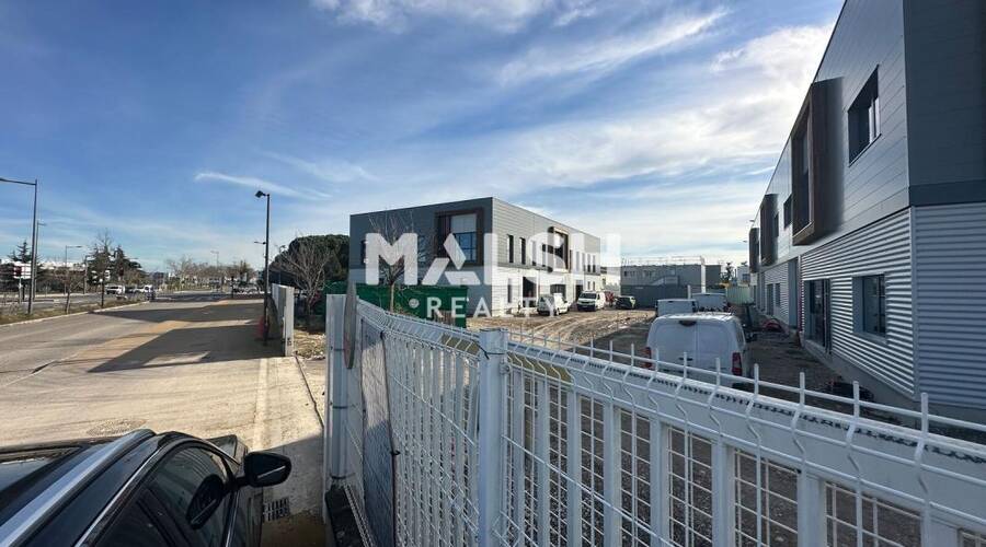 MALSH Realty & Property - Bureau - Carré de Soie / Grand Clément / Bel Air - Vaulx-en-Velin - 1