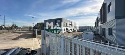 MALSH Realty & Property - Bureau - Carré de Soie / Grand Clément / Bel Air - Vaulx-en-Velin - 1