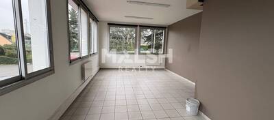 MALSH Realty & Property - Local d'activités - Carré de Soie / Grand Clément / Bel Air - Villeurbanne - 14