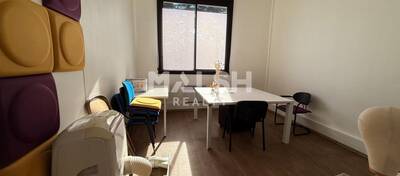 MALSH Realty & Property - Local d'activités - Carré de Soie / Grand Clément / Bel Air - Villeurbanne - 17