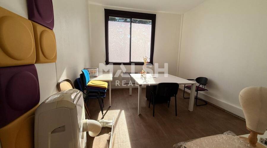 MALSH Realty & Property - Local d'activités - Carré de Soie / Grand Clément / Bel Air - Villeurbanne - 17