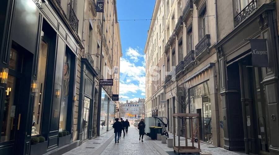 MALSH Realty & Property - Local commercial - Lyon - Presqu'île - Lyon 2 - 4