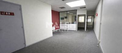 MALSH Realty & Property - Local d'activités - Carré de Soie / Grand Clément / Bel Air - Villeurbanne - 3