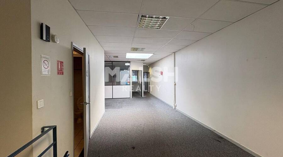 MALSH Realty & Property - Local d'activités - Carré de Soie / Grandclément / Bel Air - Villeurbanne - 9