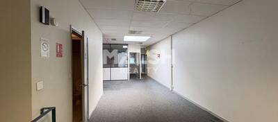 MALSH Realty & Property - Local d'activités - Carré de Soie / Grandclément / Bel Air - Villeurbanne - 9