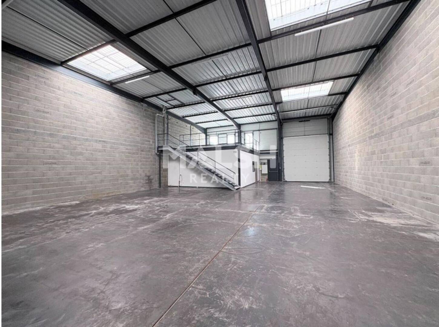 MALSH Realty & Property - Local d'activités - Lyon Nord Est (Rhône Amont) - Décines-Charpieu - 2