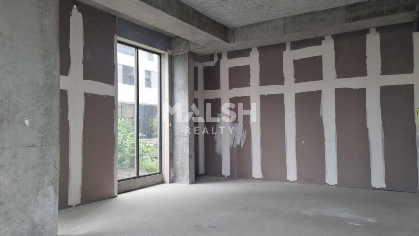 MALSH Realty & Property - Local commercial - Carré de Soie / Grand Clément / Bel Air - Villeurbanne - 2