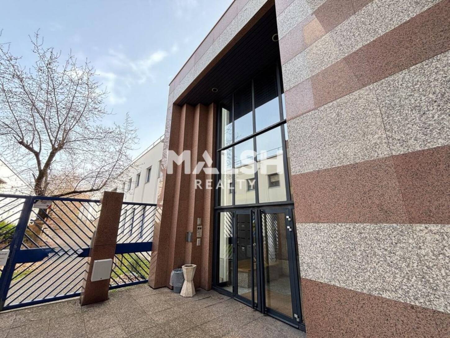 MALSH Realty & Property - Bureau - Carré de Soie / Grand Clément / Bel Air - Villeurbanne - 2