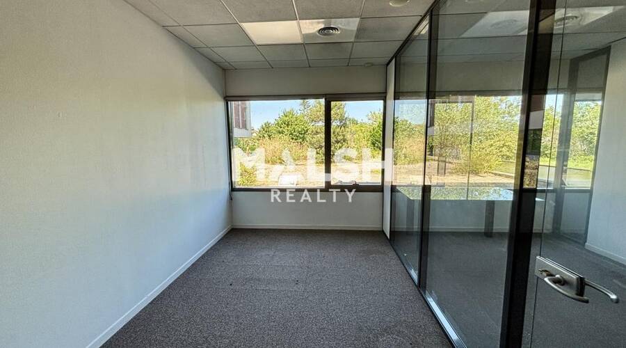 MALSH Realty & Property - Bureau - Lyon Nord Ouest (Techlid / Monts d'Or) - Champagne-au-Mont-d'Or - 4