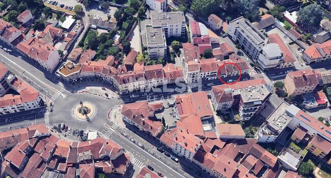 MALSH Realty & Property - Local commercial - Lyon Nord Ouest (Techlid / Monts d'Or) - Tassin-la-Demi-Lune - 1