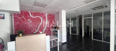MALSH Realty & Property - Local commercial - Carré de Soie / Grand Clément / Bel Air - Villeurbanne - 1