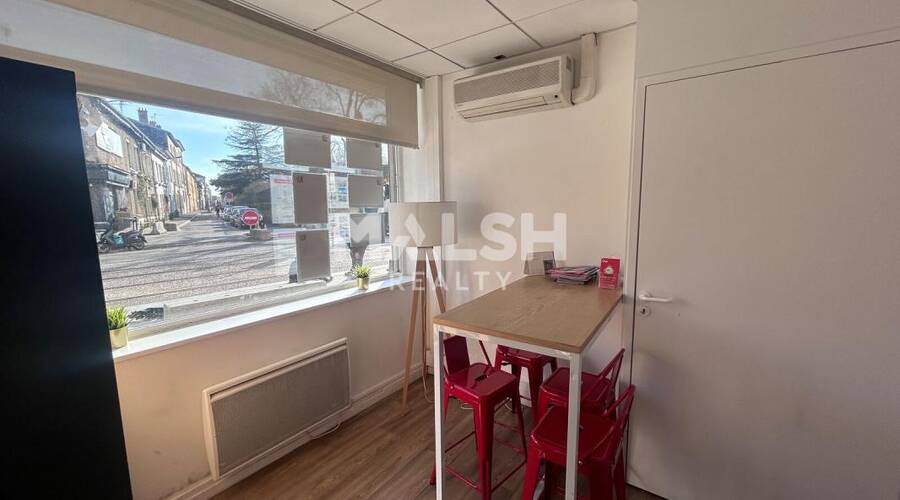MALSH Realty & Property - Local commercial - Carré de Soie / Grand Clément / Bel Air - Villeurbanne - 3