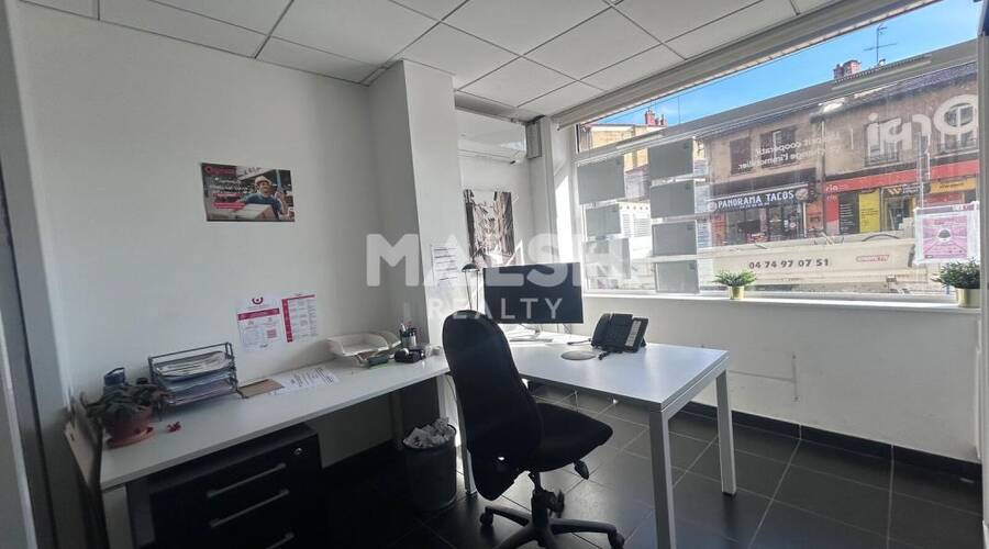 MALSH Realty & Property - Local commercial - Carré de Soie / Grand Clément / Bel Air - Villeurbanne - 4