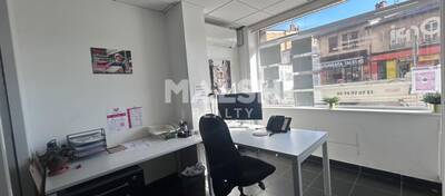 MALSH Realty & Property - Local commercial - Carré de Soie / Grand Clément / Bel Air - Villeurbanne - 4