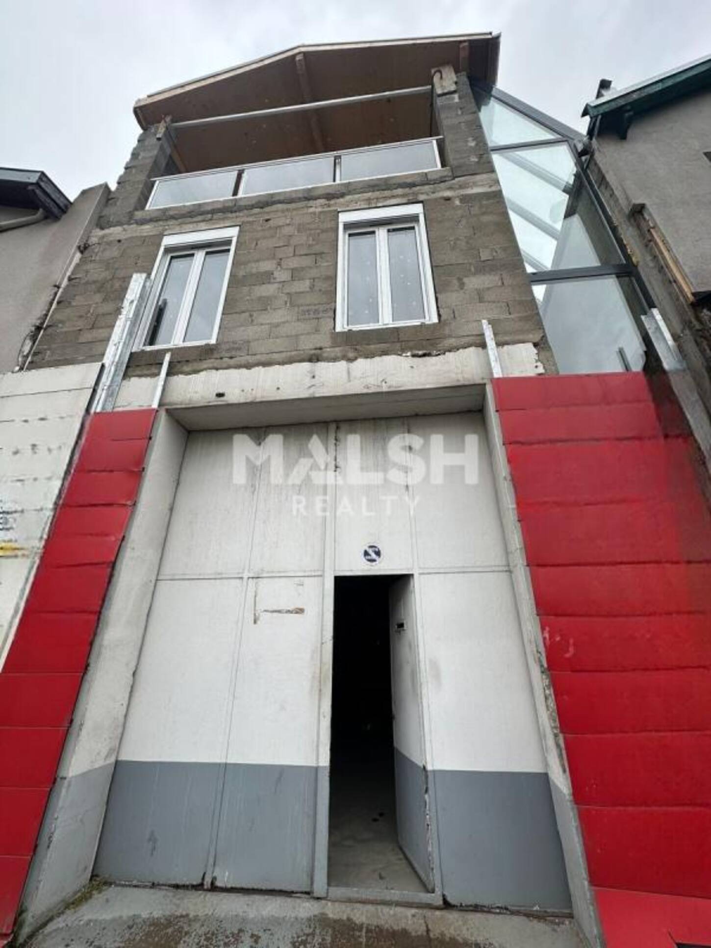 MALSH Realty & Property - Local commercial - Carré de Soie / Grand Clément / Bel Air - Villeurbanne - 2