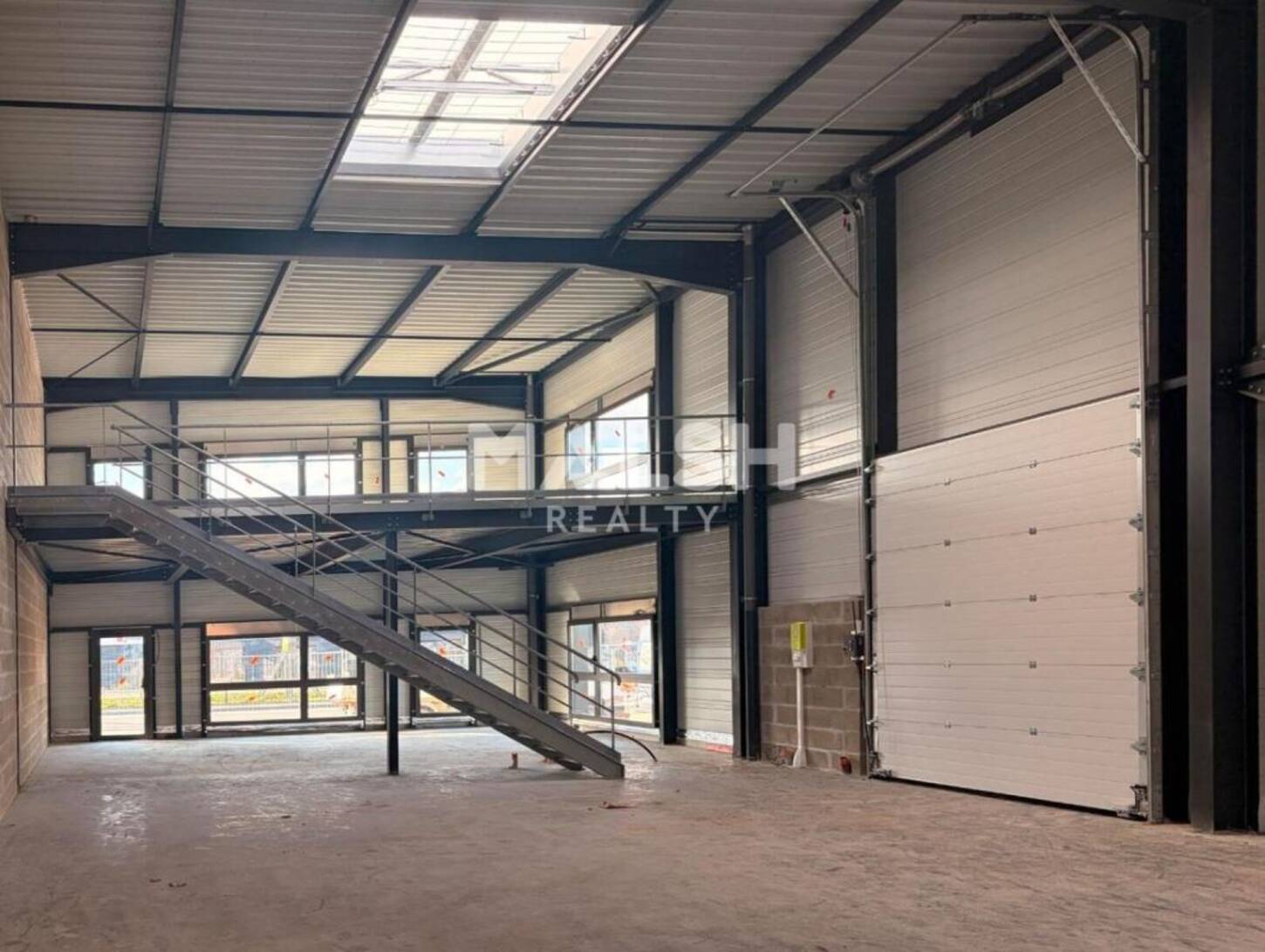 MALSH Realty & Property - Local d'activités - Lyon Nord Est (Rhône Amont) - Décines-Charpieu - 2