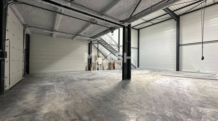 MALSH Realty & Property - Local d'activités - Lyon Nord Est (Rhône Amont) - Décines-Charpieu - 3