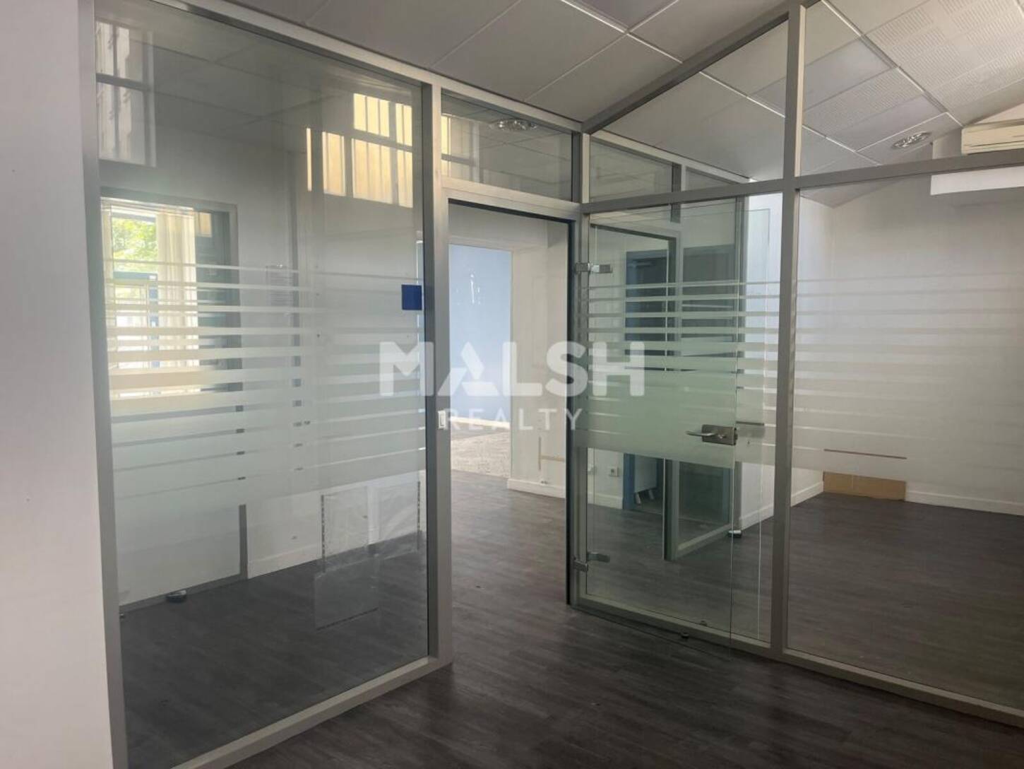 MALSH Realty & Property - Local commercial - Carré de Soie / Grand Clément / Bel Air - Villeurbanne - 2