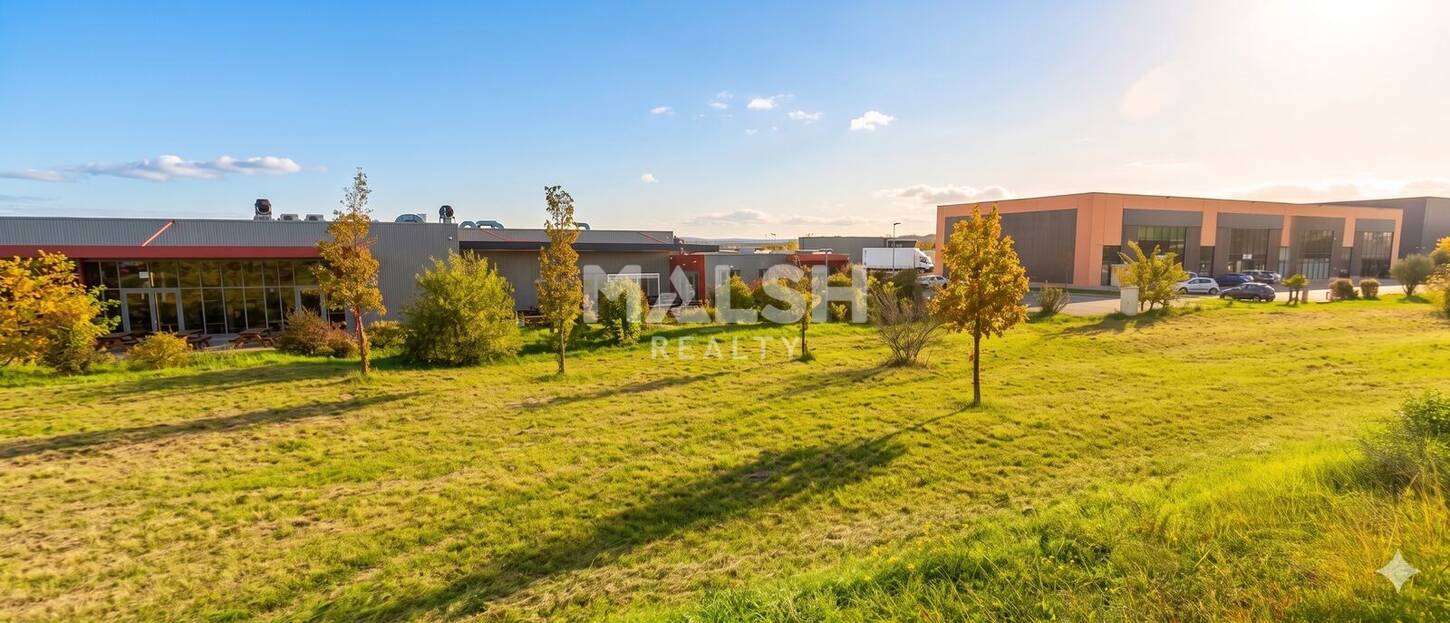 MALSH Realty & Property - Local commercial - Nord Isère (Isle d'Abeau / St Quentin Falavier) - Saint-Quentin-Fallavier - 2