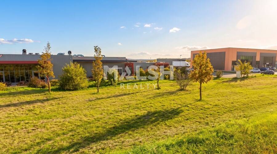 MALSH Realty & Property - Local commercial - Nord Isère (Isle d'Abeau / St Quentin Falavier) - Saint-Quentin-Fallavier - 2