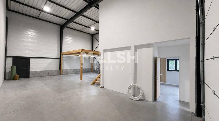 MALSH Realty & Property - Local d'activités - Nord Isère (Isle d'Abeau / St Quentin Falavier) - Saint-Alban-de-Roche - 1