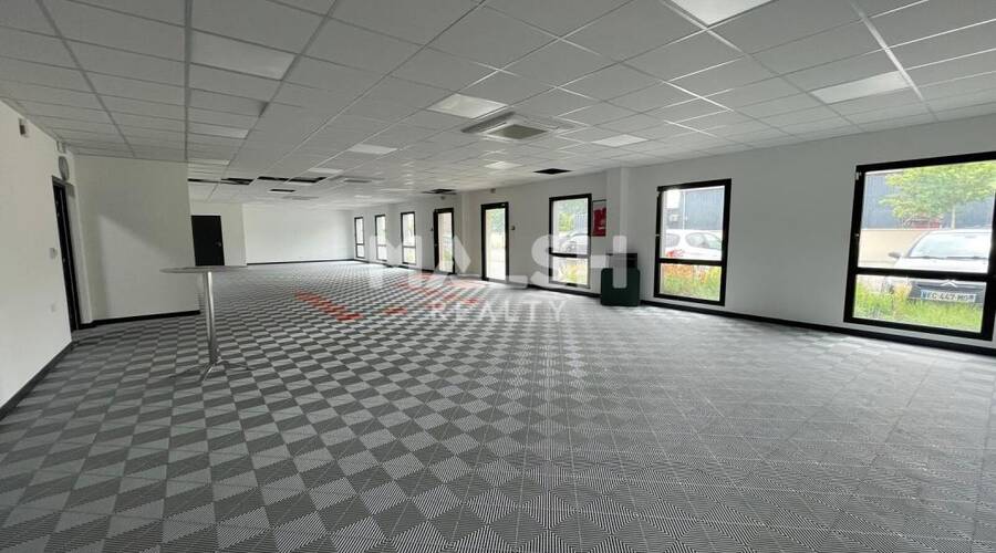 MALSH Realty & Property - Local d'activités - Extérieurs NORD (Villefranche / Belleville) - Saint-André-de-Corcy - 9