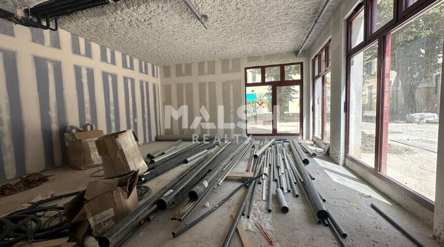 MALSH Realty & Property - Local commercial - Carré de Soie / Grand Clément / Bel Air - Villeurbanne - 1